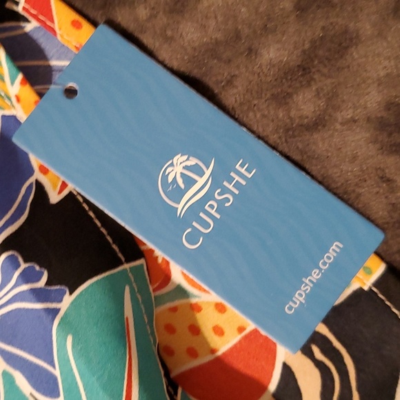 NWT Cupshe tropical romper - Picture 5 of 8